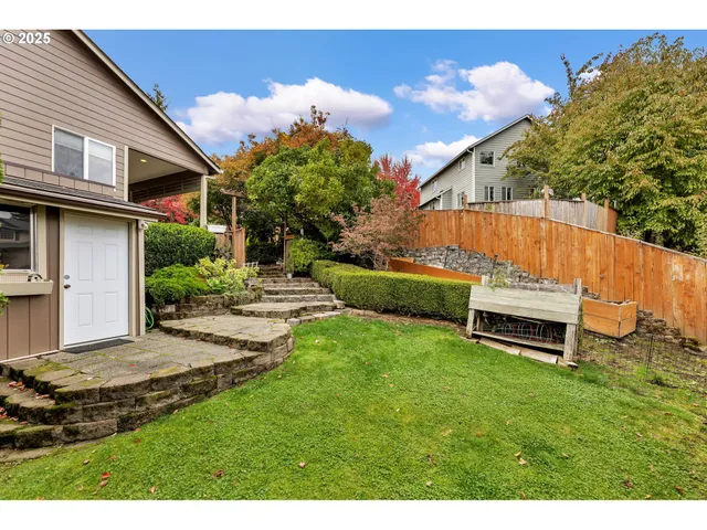 $564,900 | 1035 East Pioneer Loop, La Center, WA 98629