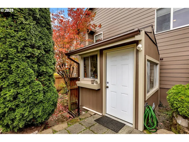 $564,900 | 1035 East Pioneer Loop, La Center, WA 98629