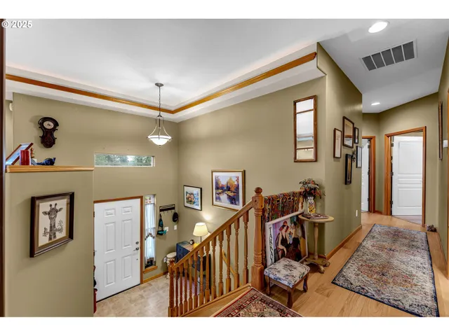 $564,900 | 1035 East Pioneer Loop, La Center, WA 98629