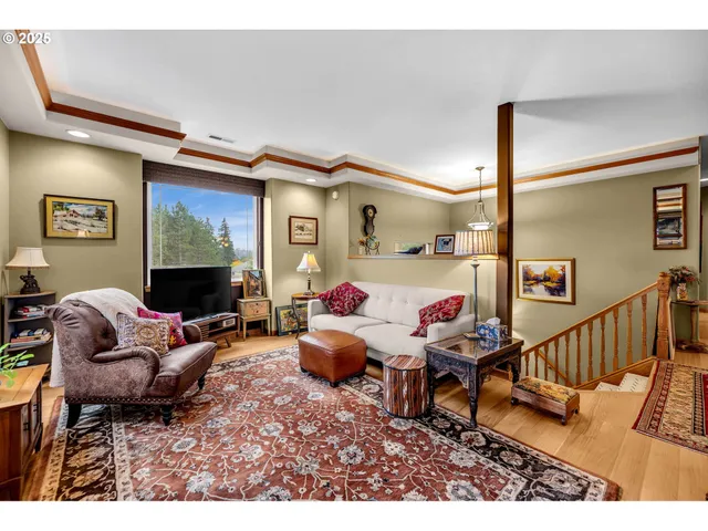 $564,900 | 1035 East Pioneer Loop, La Center, WA 98629