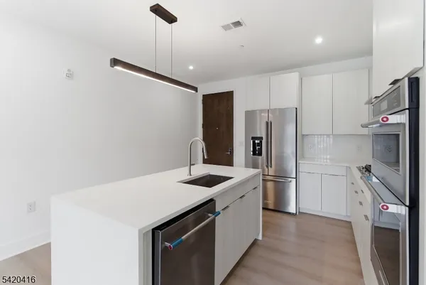 $4,200 | 423 South Avenue West, Unit 206, Westfield, NJ 07090