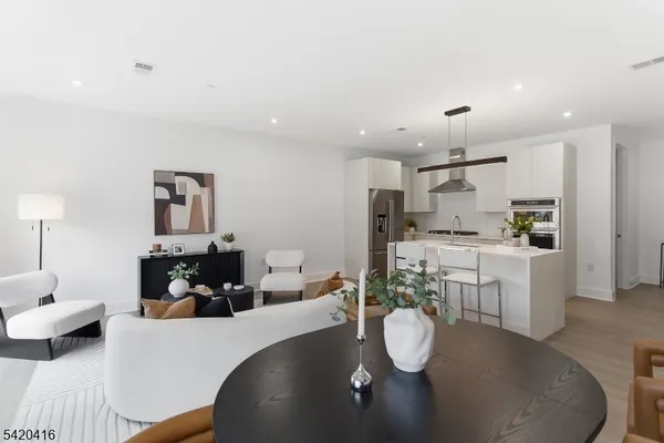 $4,200 | 423 South Avenue West, Unit 206, Westfield, NJ 07090