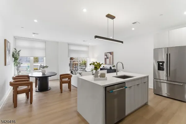 $4,200 | 423 South Avenue West, Unit 206, Westfield, NJ 07090