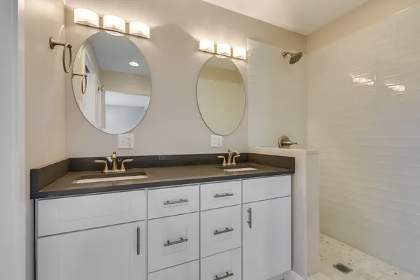 $4,147 | 3119 Lake Avenue, Unit E, Wilmette, IL 60091