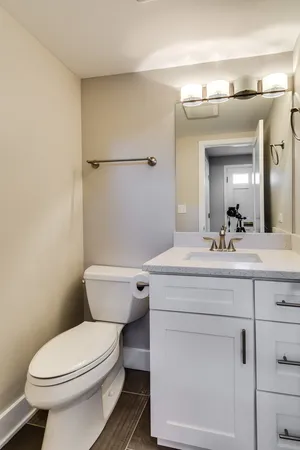 $4,147 | 3119 Lake Avenue, Unit E, Wilmette, IL 60091