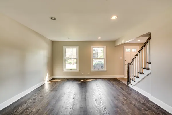 $4,147 | 3119 Lake Avenue, Unit E, Wilmette, IL 60091