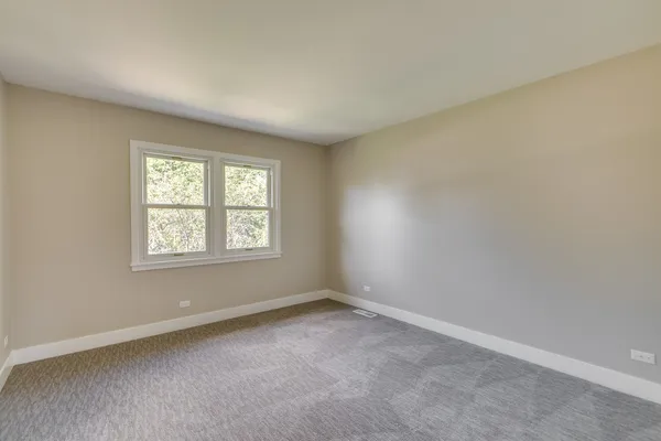 $4,147 | 3119 Lake Avenue, Unit E, Wilmette, IL 60091