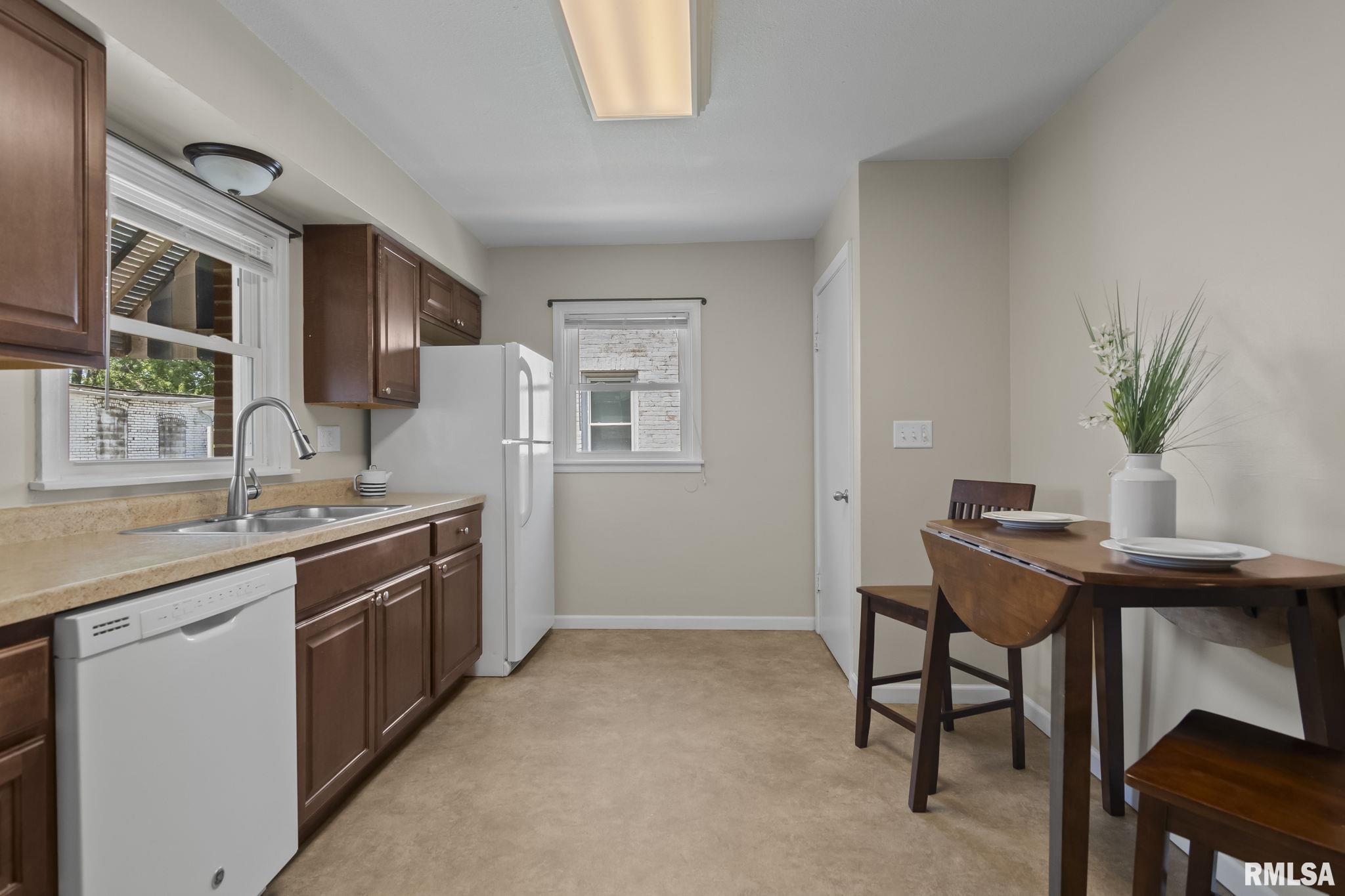 1127 North 1st Street Springfield, IL 62702 - Photo 8 of 29