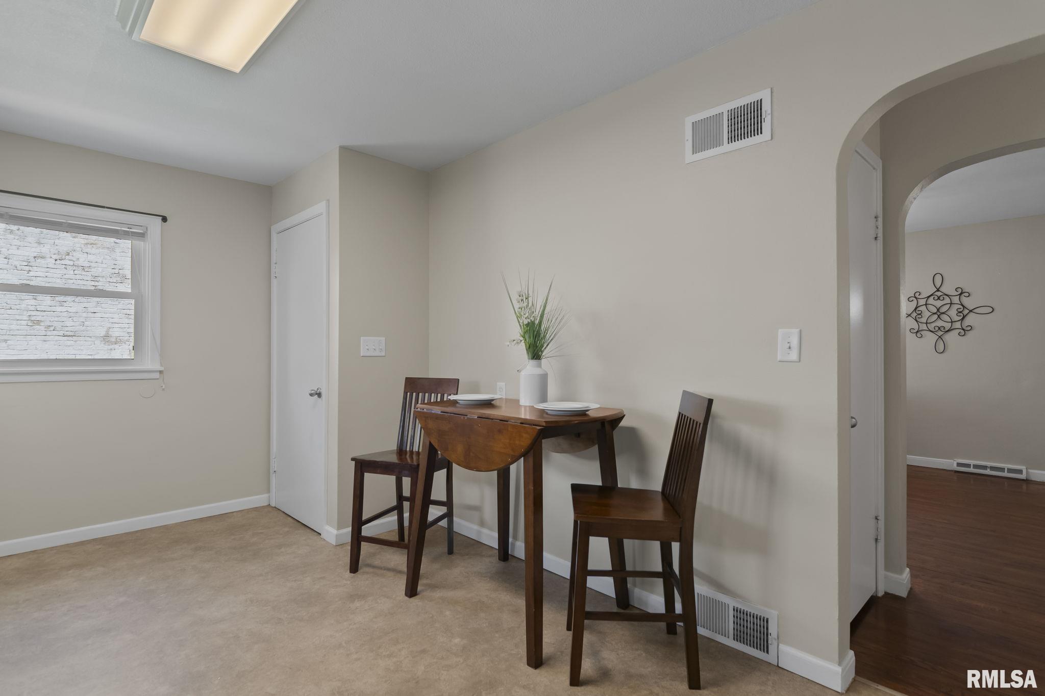 1127 North 1st Street Springfield, IL 62702 - Photo 9 of 29