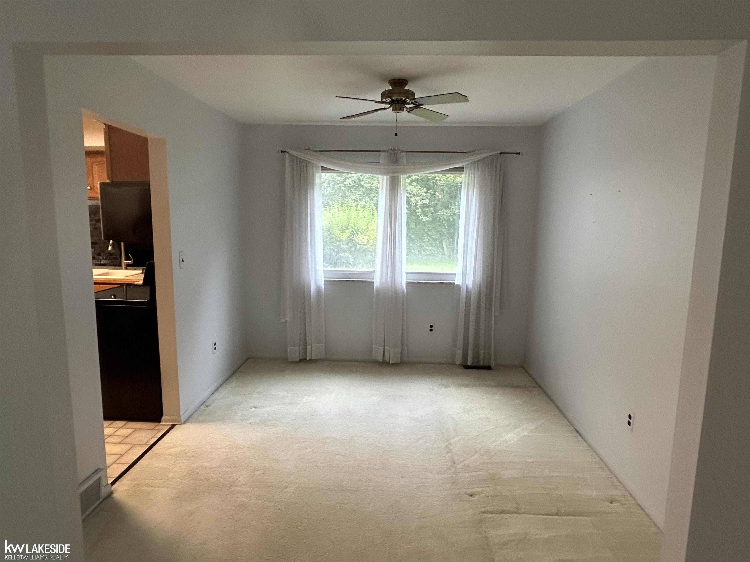 3308 Spring Meadow Drive Rochester, MI 48306 - Photo 6 of 22 50156833-fc4e183c-8819-47f4-858b-17b78087eb23.JPG