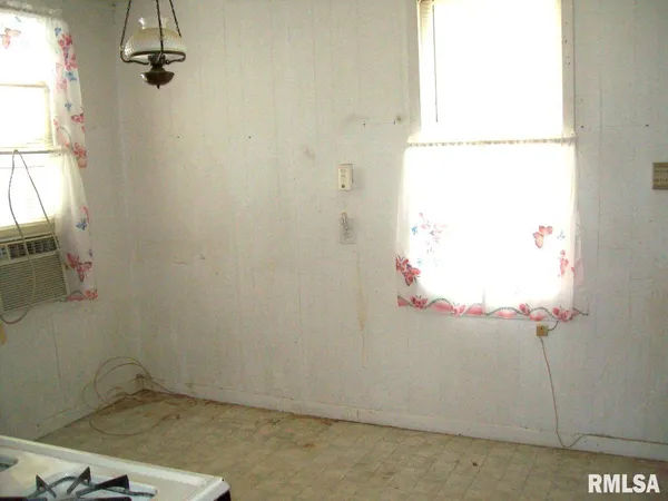 $29,000 | 511 3rd Street, Manchester, IL 62082