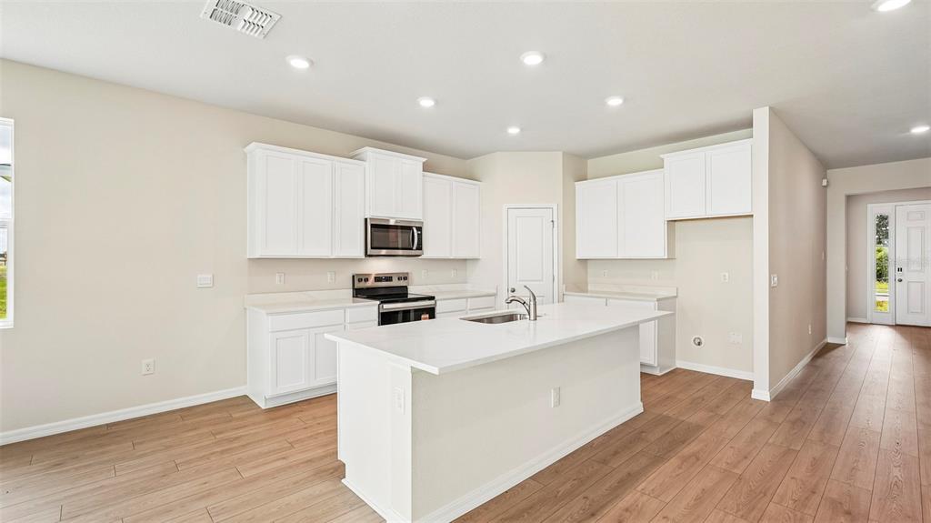10734 Rabbit Grove Trail Palmetto, FL 34221 - Photo 5 of 39