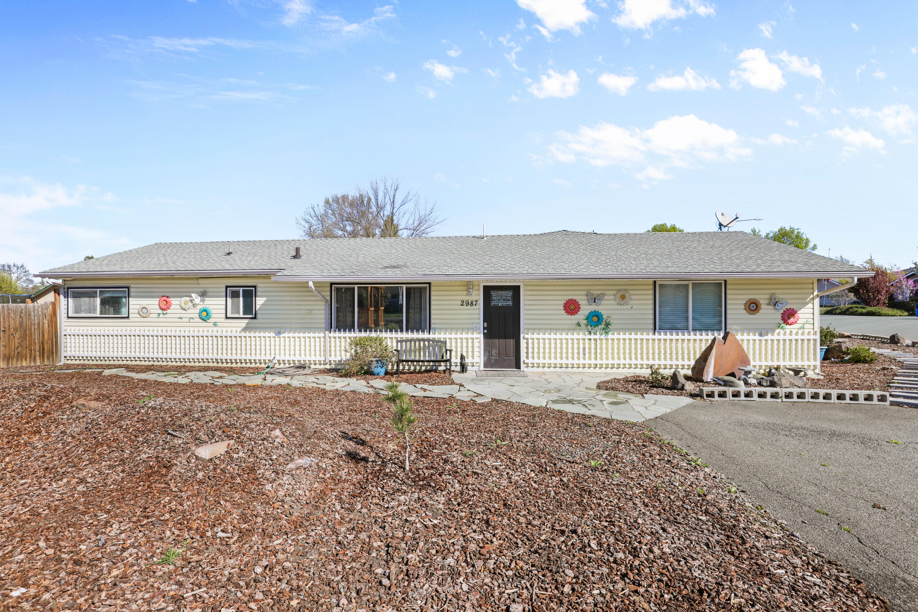 2987 Delta Waters Road Medford, OR 97504 - Photo 12 of 27 EP1A0035