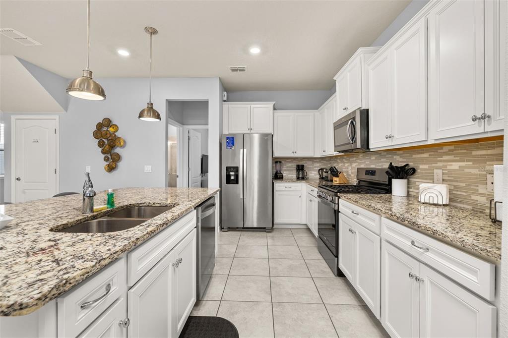 7184 Oakmoss Loop Davenport, FL 33837 - Photo 11 of 92