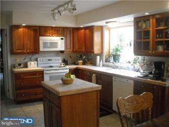 971 Wind Song Road West Chester, PA 19382 - Photo 2 of 12 Kitchen
