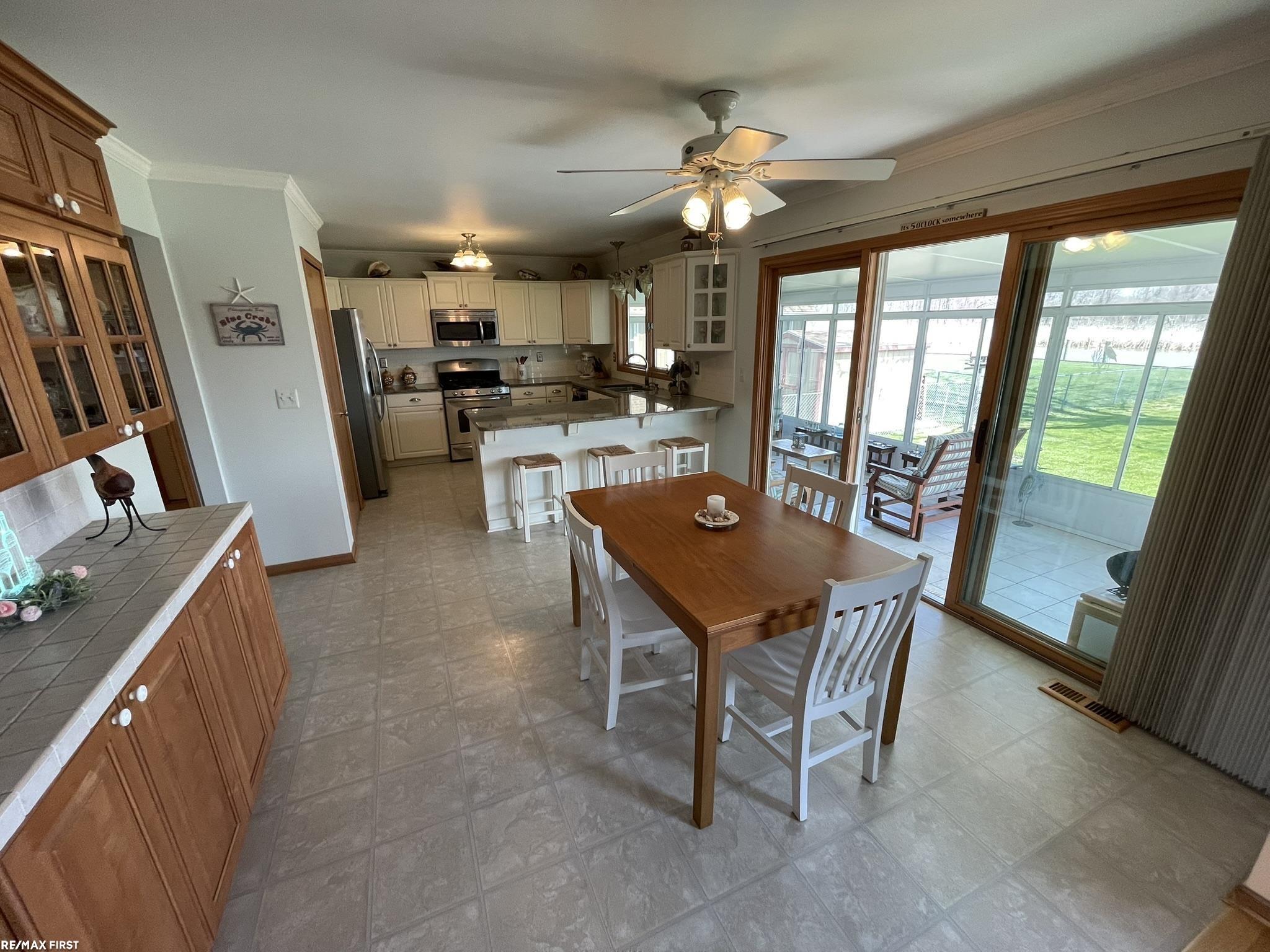 32725 Sutton Road New Baltimore, MI 48047 - Photo 11 of 42 50172468-56749c43-122e-48b5-a74c-9829bfa3720d.JPG