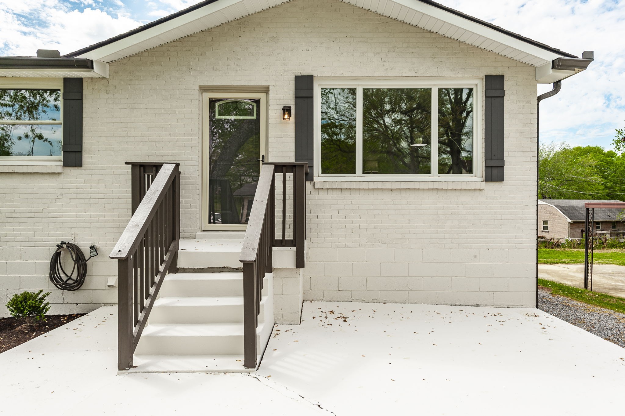 709 Perry Drive Springfield, TN 37172 - Photo 4 of 37