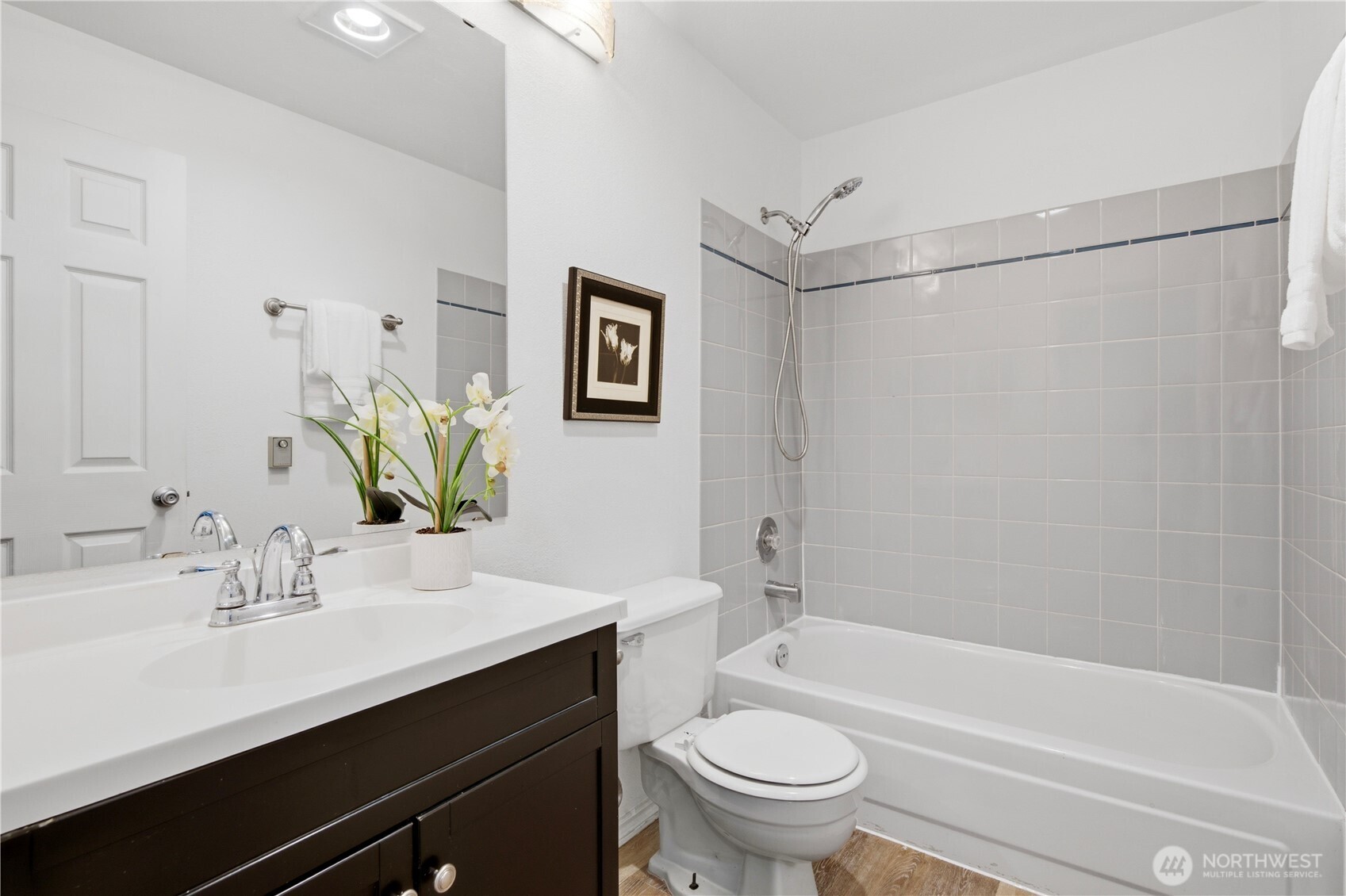 833 Southwest Sunset Boulevard, Unit J51 Renton, WA 98057 - Photo 10 of 28