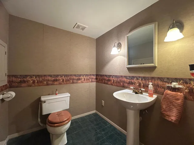 $380,000 | 1553 Rustic Ridge Court, Green Bay, WI 54311