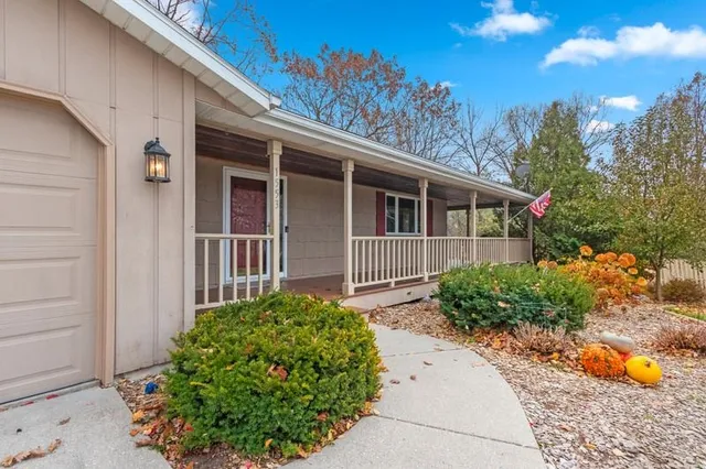 $380,000 | 1553 Rustic Ridge Court, Green Bay, WI 54311