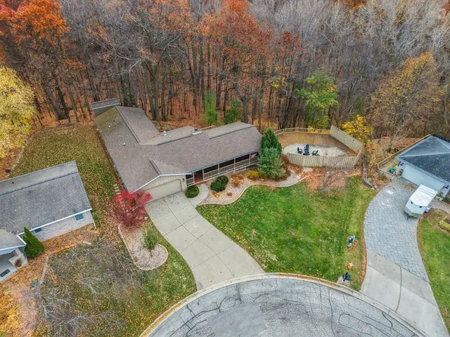 $380,000 | 1553 Rustic Ridge Court, Green Bay, WI 54311