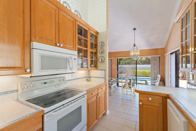 $999,000 | 104 Sand Pine Drive, Jupiter, FL 33477