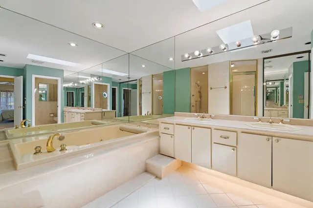 $999,000 | 104 Sand Pine Drive, Jupiter, FL 33477