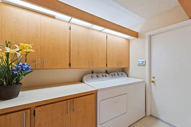 $999,000 | 104 Sand Pine Drive, Jupiter, FL 33477