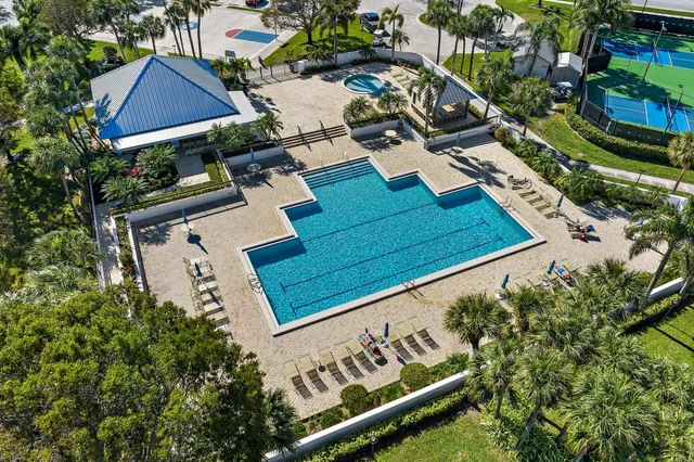 $999,000 | 104 Sand Pine Drive, Jupiter, FL 33477