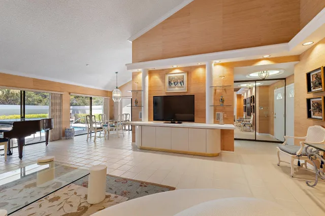 $999,000 | 104 Sand Pine Drive, Jupiter, FL 33477