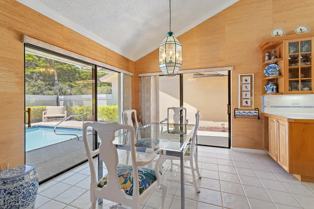 $999,000 | 104 Sand Pine Drive, Jupiter, FL 33477