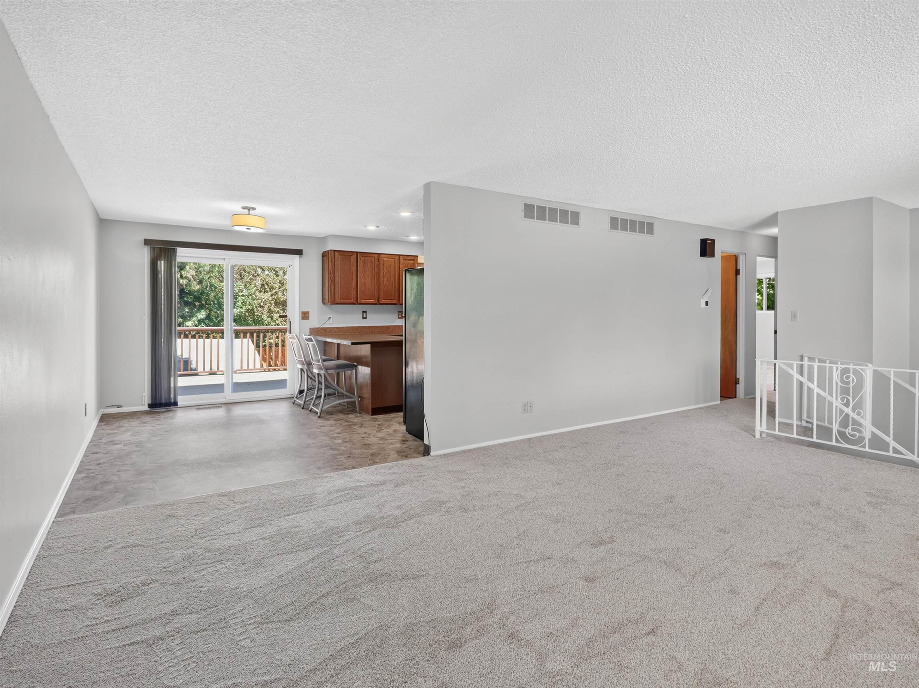 2590 South Cloverdale Road Boise, ID 83709 - Photo 4 of 34
