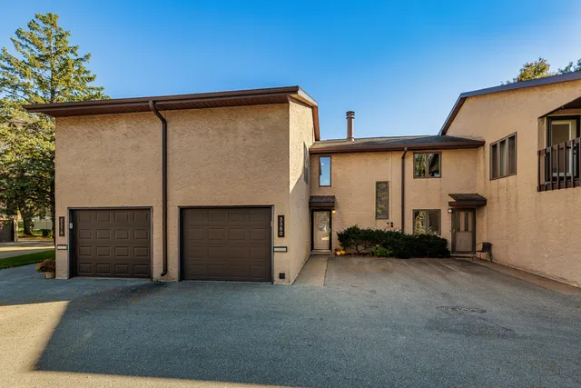 $237,900 | 3380 East Avenue South, La Crosse, WI 54601