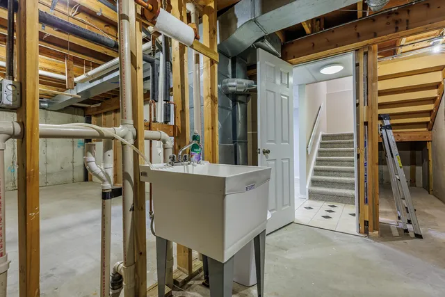 $237,900 | 3380 East Avenue South, La Crosse, WI 54601