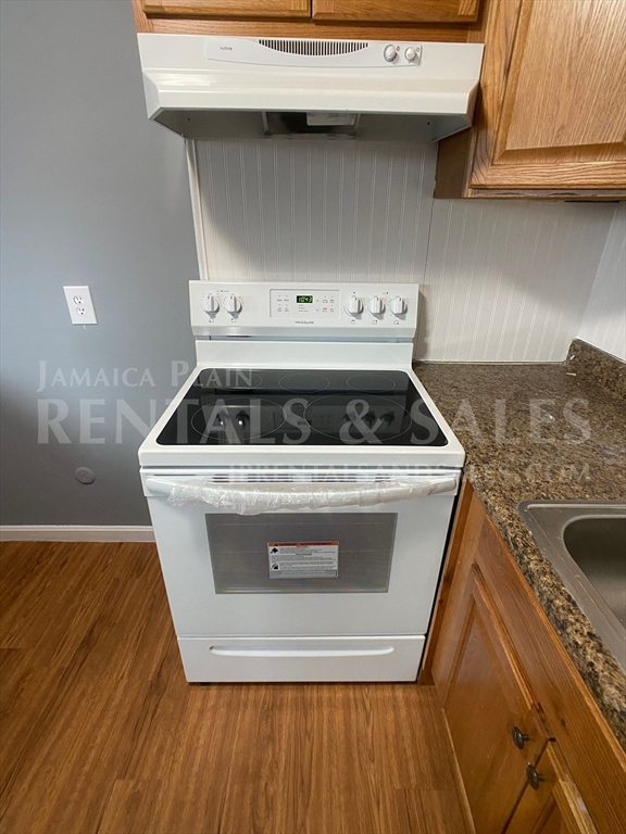 15 Pinedale Road, Unit 4 Boston, MA 02131 - Photo 2 of 11
