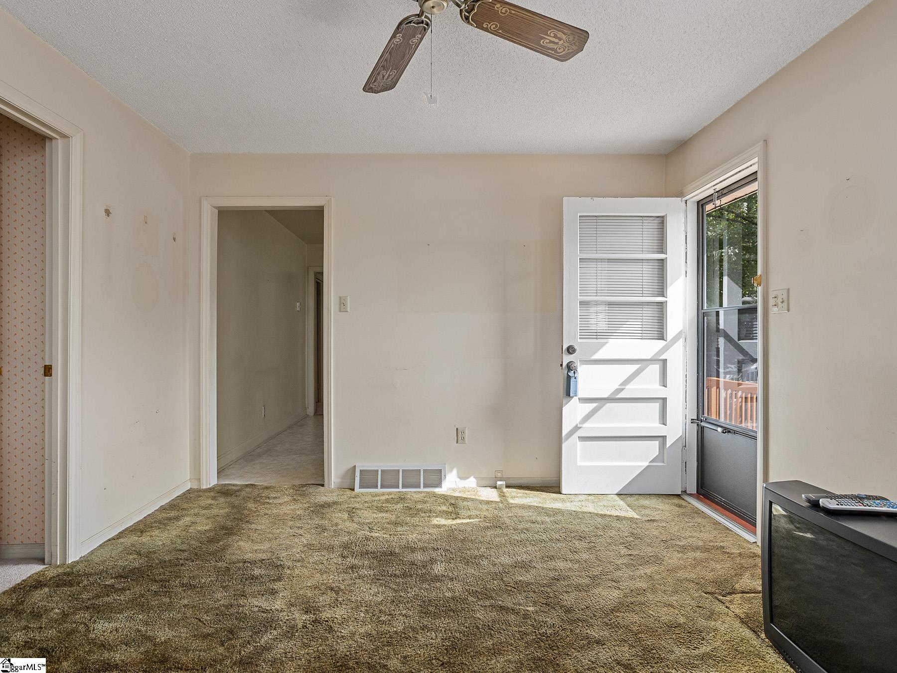3400 Edwards Road Taylors, SC 29687 - Photo 9 of 30 Gallery Image 9