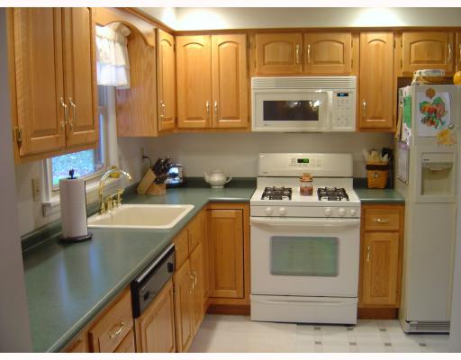 36 Moraine Road Plum, PA 15239 - Photo 8 of 17 Kitchen. ATTENTION TO DETAIL IN THIS KITCHEN