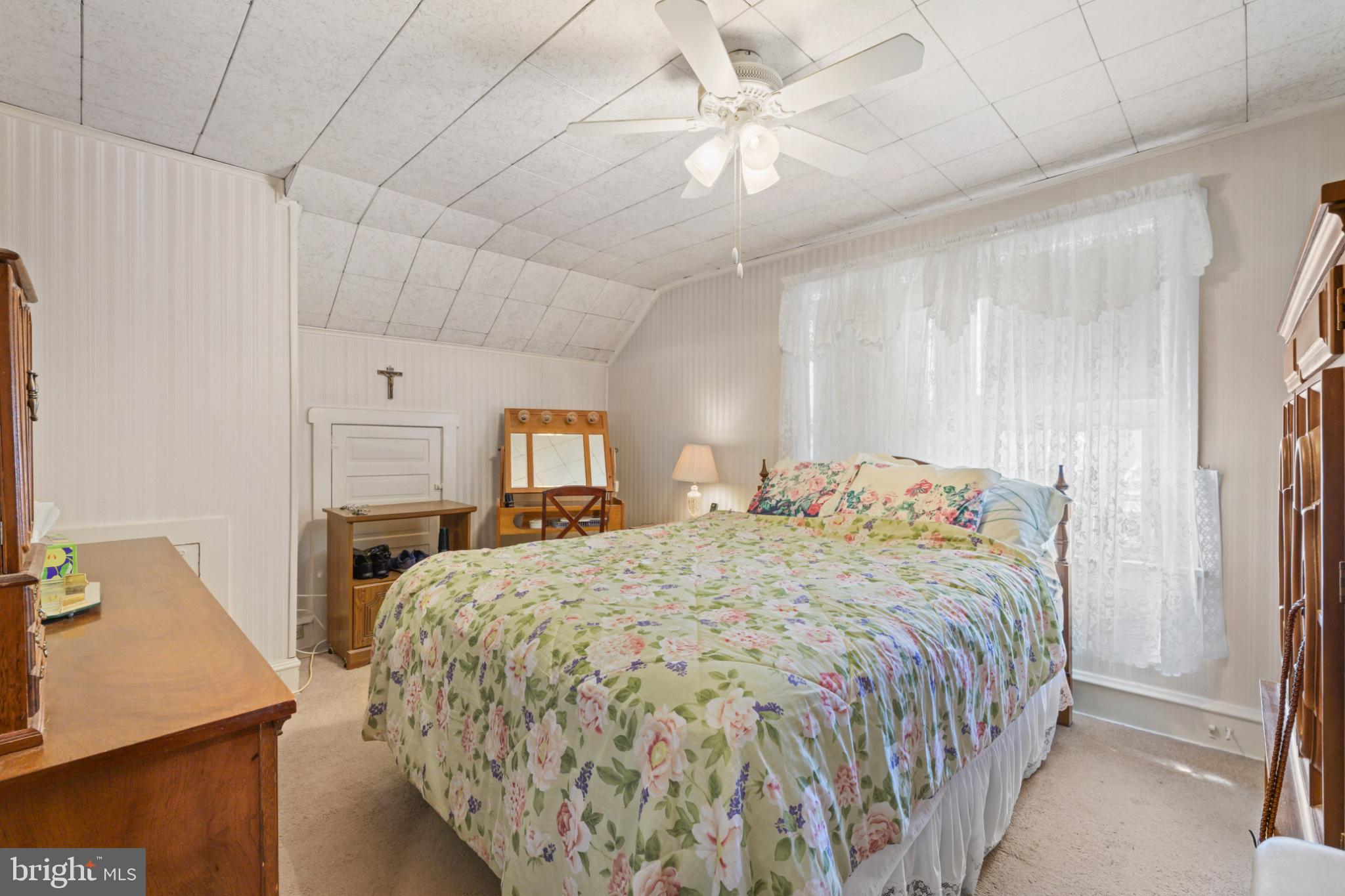 1421 Maple Avenue Haddon Heights, NJ 08035 - Photo 13 of 19 Charming retreat with floral accents.
