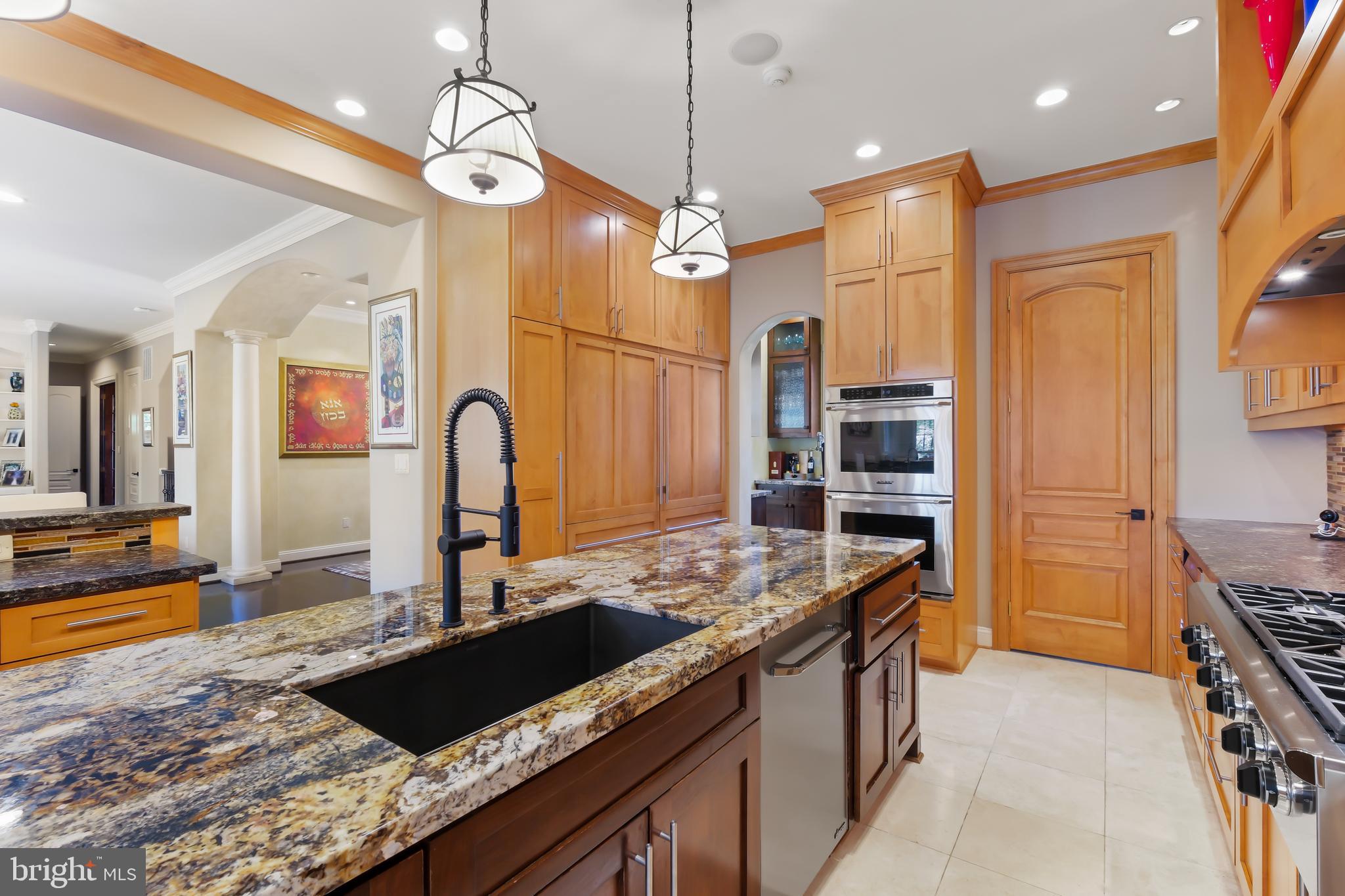 11724 Gainsborough Road Potomac, MD 20854 - Photo 12 of 78