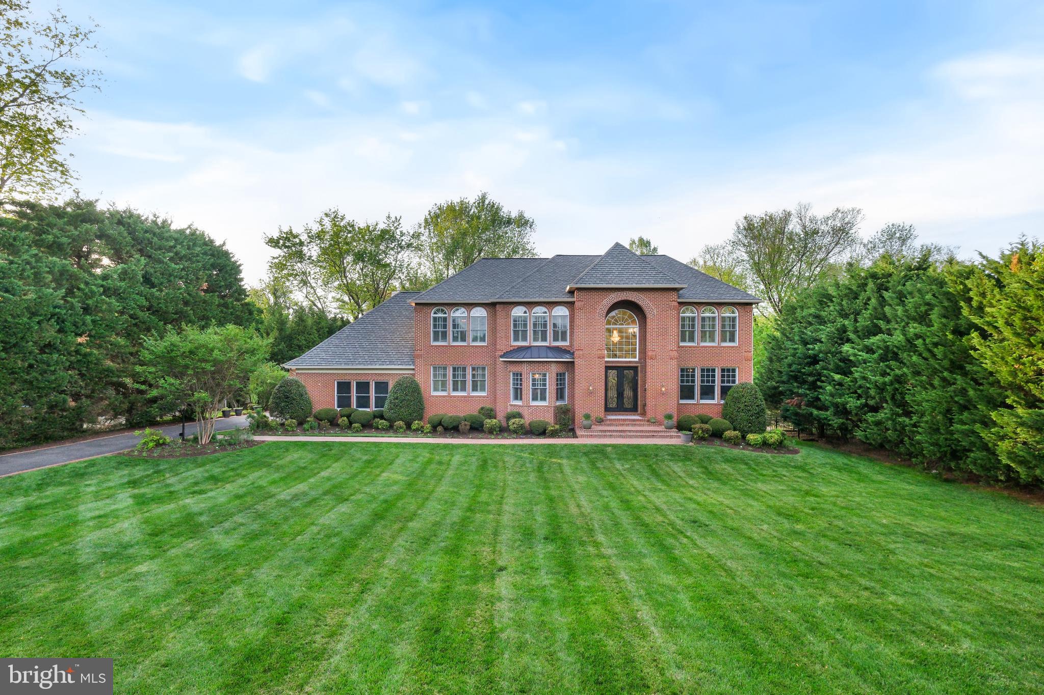 11724 Gainsborough Road Potomac, MD 20854 - Photo 2 of 78