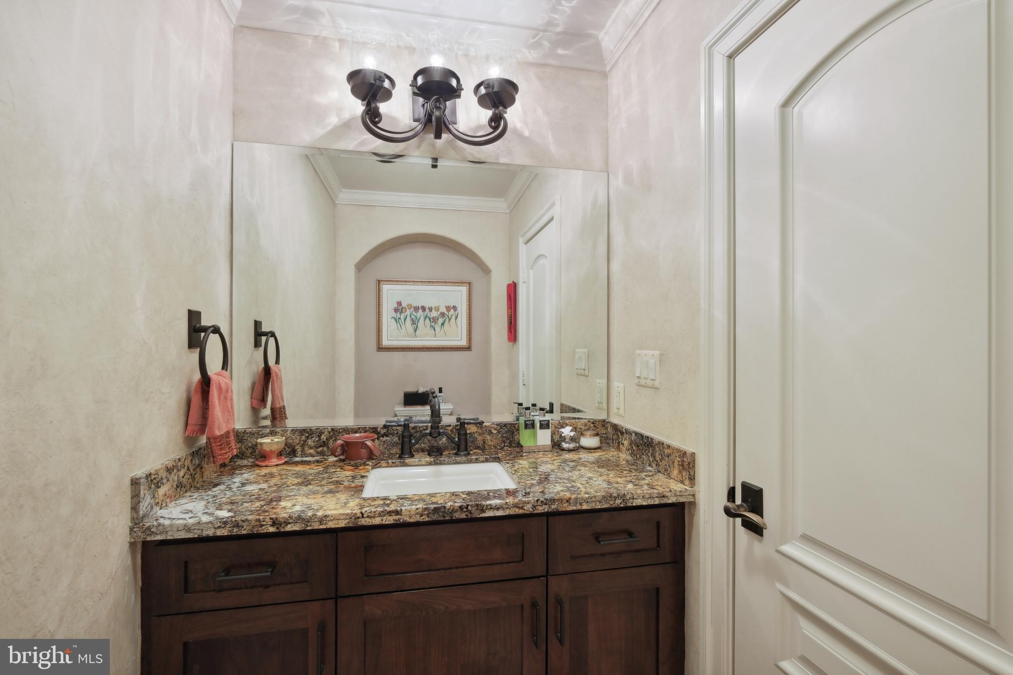 11724 Gainsborough Road Potomac, MD 20854 - Photo 21 of 78