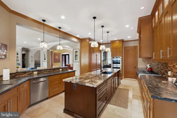 $2,995,000 | 11724 Gainsborough Road, Potomac, MD 20854