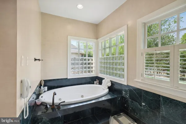 $2,995,000 | 11724 Gainsborough Road, Potomac, MD 20854