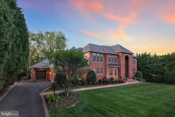 $2,995,000 | 11724 Gainsborough Road, Potomac, MD 20854