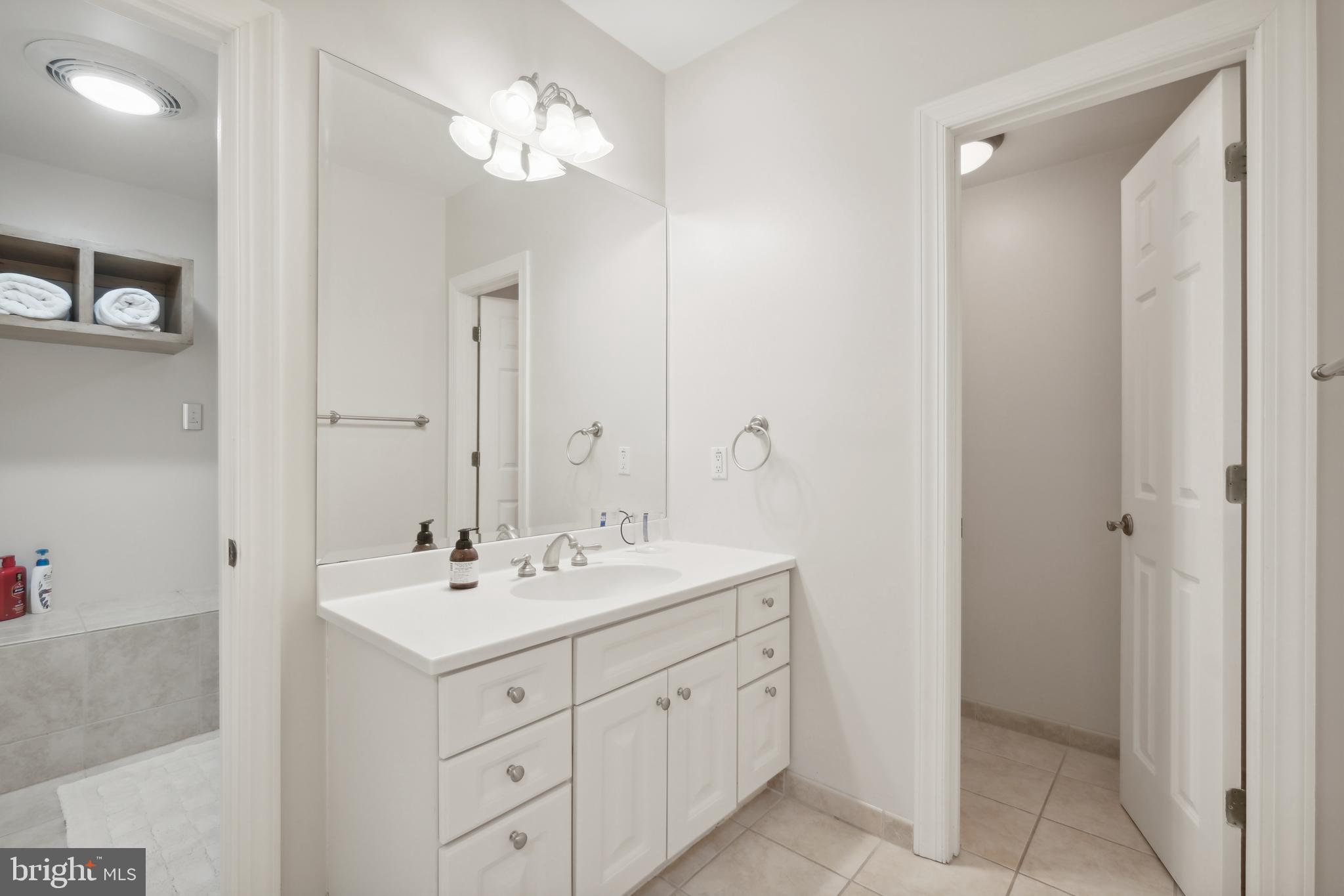 11724 Gainsborough Road Potomac, MD 20854 - Photo 52 of 78