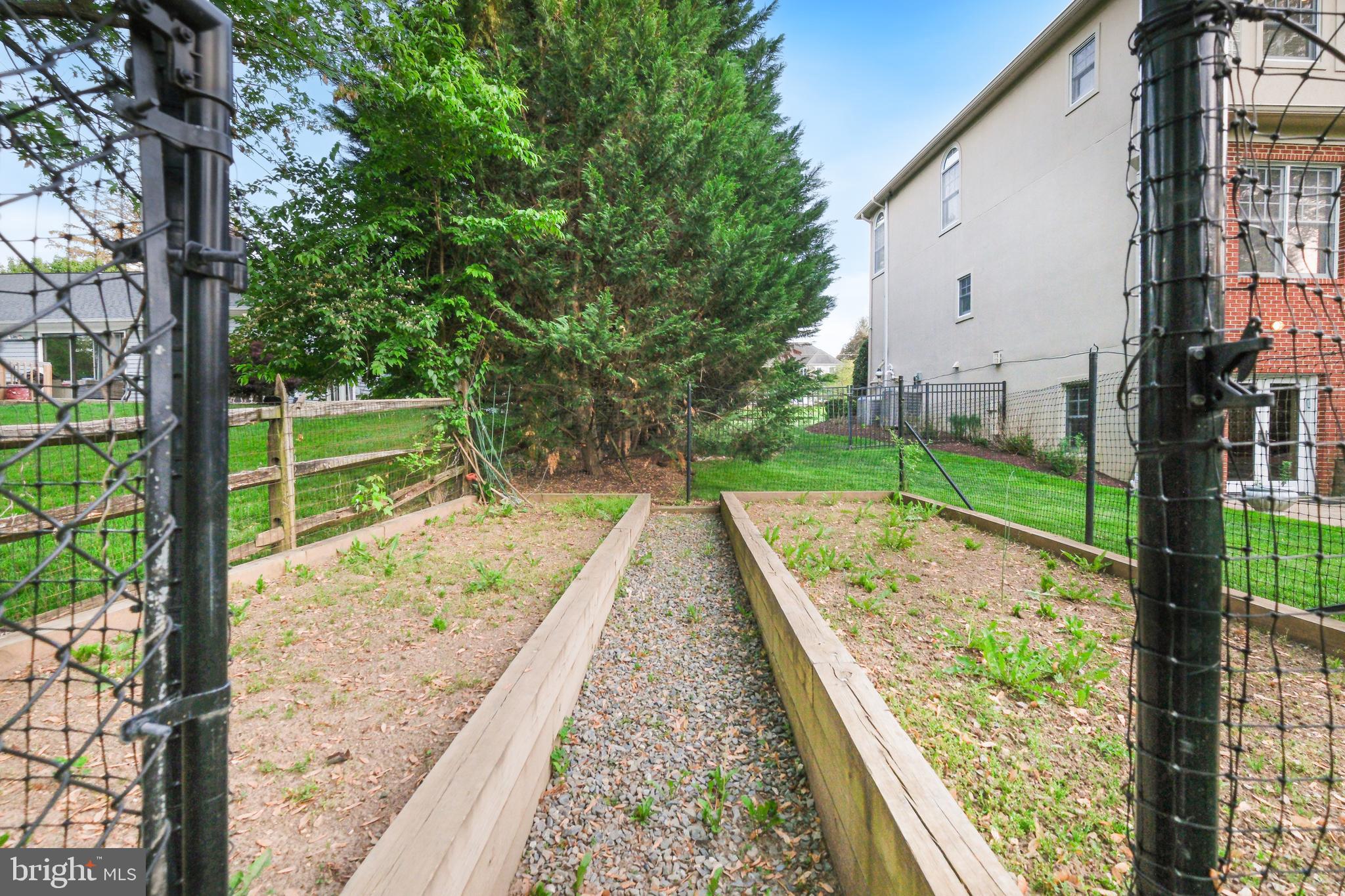 11724 Gainsborough Road Potomac, MD 20854 - Photo 72 of 78