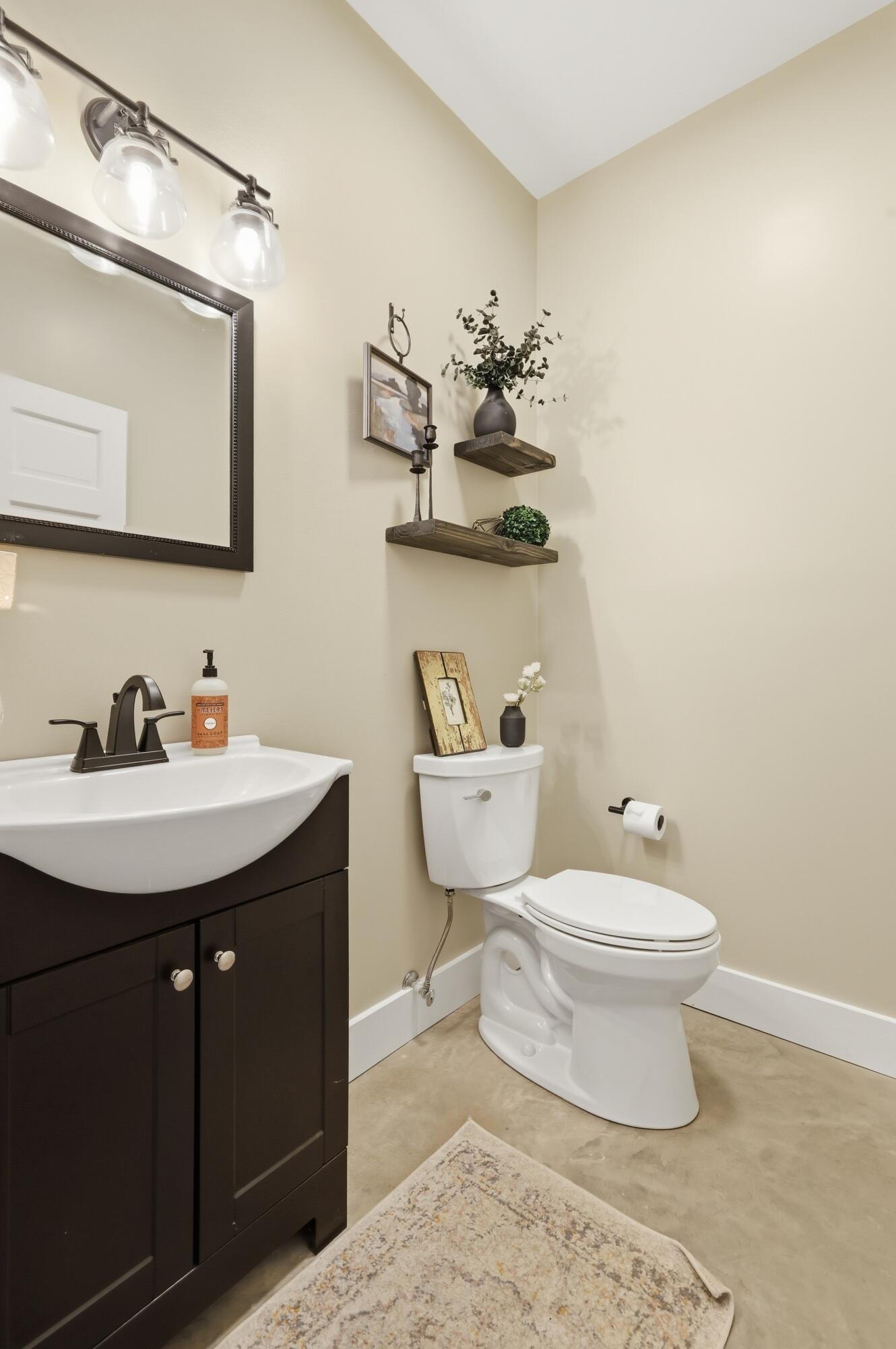 5279 State Line Road East Hazel, KY 42049 - Photo 24 of 93 Half Bath on Main/First Level