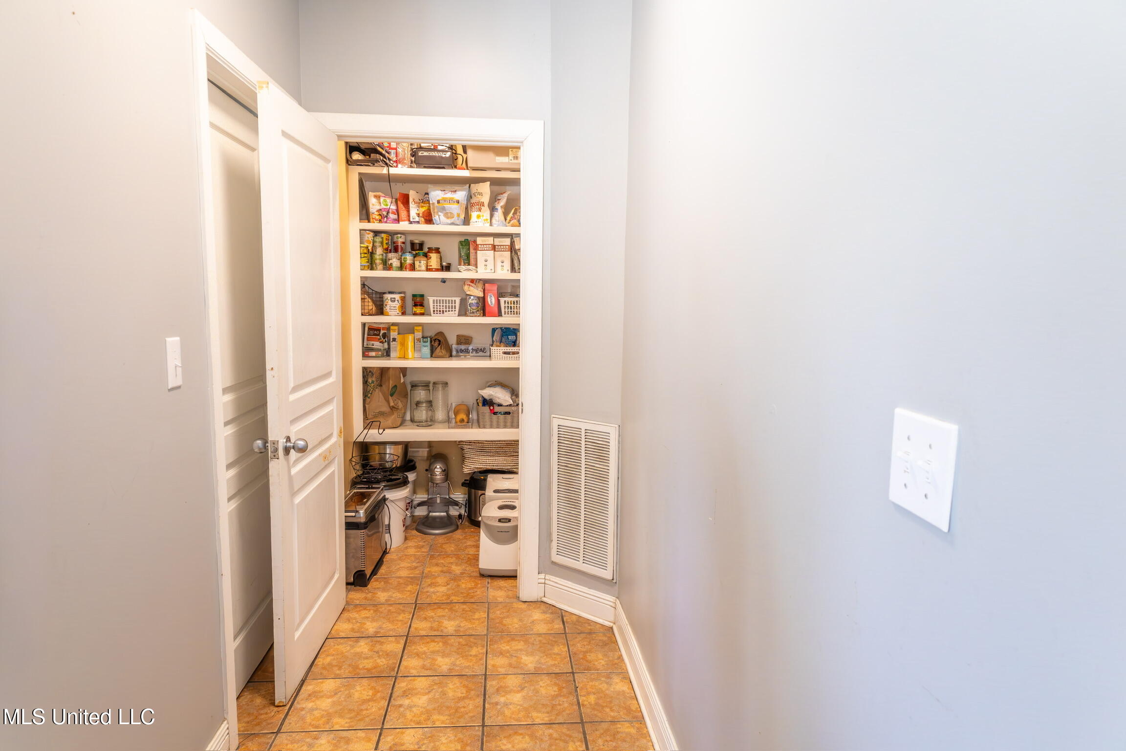 2050 Paradise Ridge Brandon, MS 39042 - Photo 28 of 61 IMG_9666-HDR