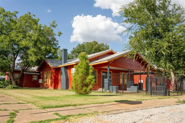 $399,000 | 340 East 3rd Street, Baird, TX 79504