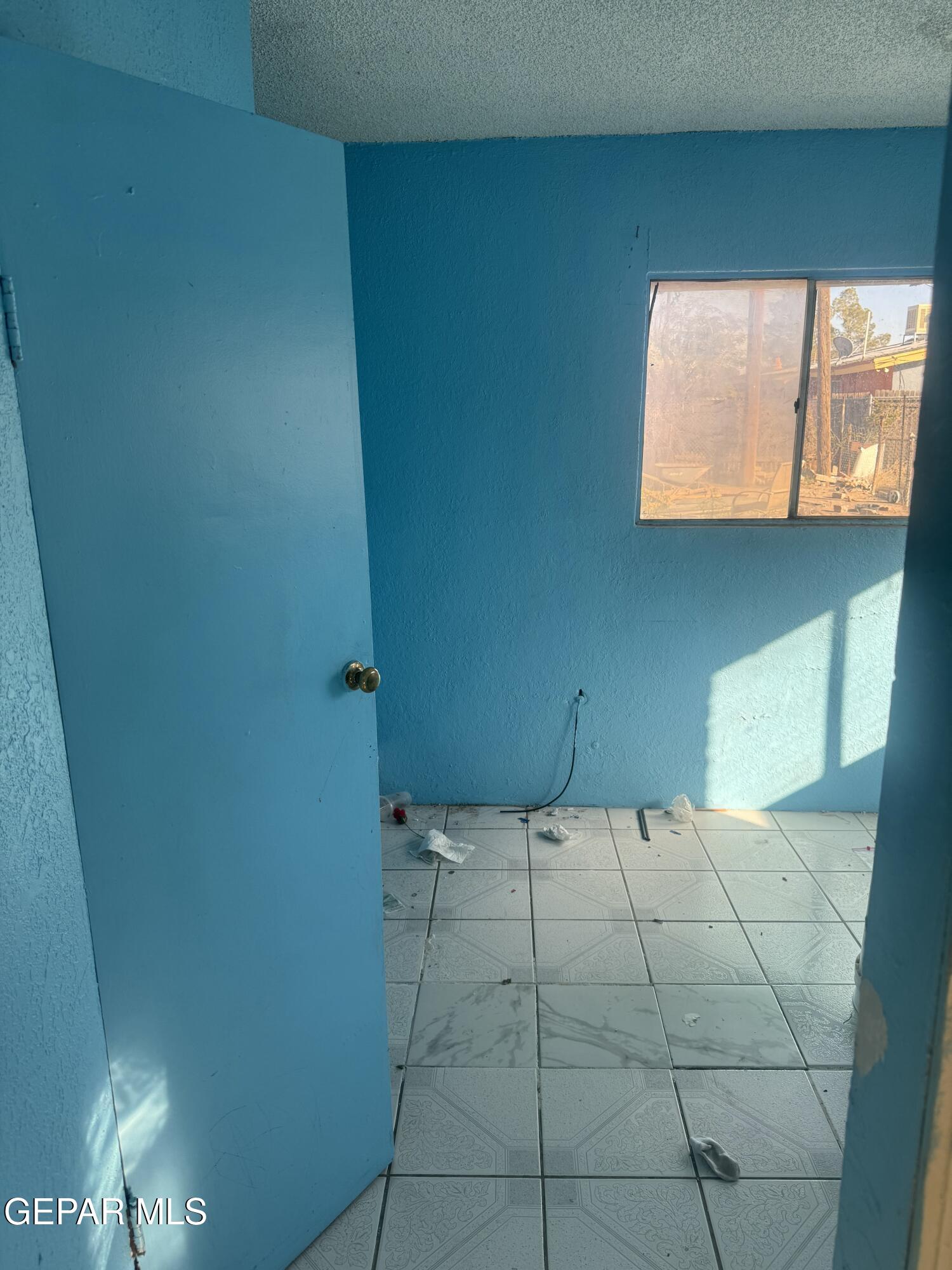 632 Southside Road El Paso, TX 79907 - Photo 7 of 11 a view of bathroom